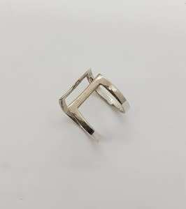 925 Sterling Silver Ring weight 2.1g size N as per photo