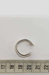 925 Sterling Silver Ring weight 2.1g size N as per photo
