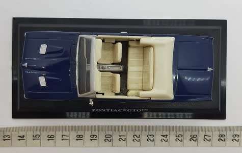 delPrado 1964 Pontiac GTO model car, missing 1 mirror as per photo