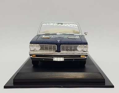 delPrado 1964 Pontiac GTO model car, missing 1 mirror as per photo