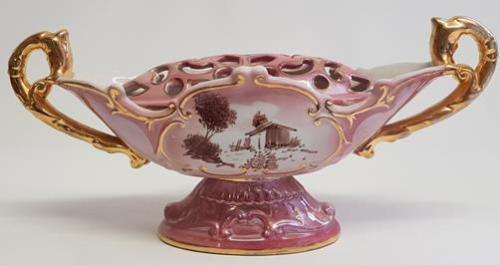 Flower pot made in Portugal, one pin broken, otherwise in good condition, as per photo