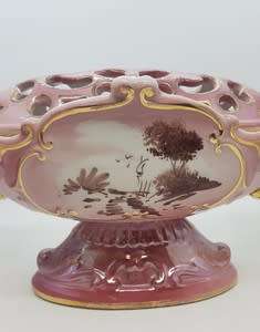 Flower pot made in Portugal, one pin broken, otherwise in good condition, as per photo