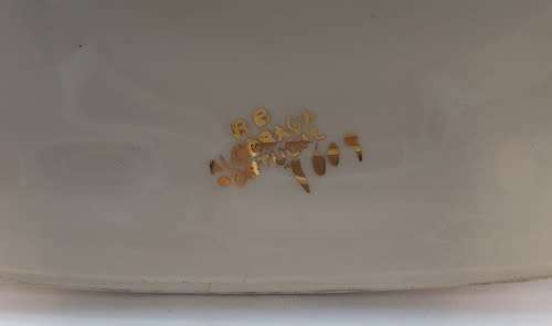 Flower pot made in Portugal, one pin broken, otherwise in good condition, as per photo