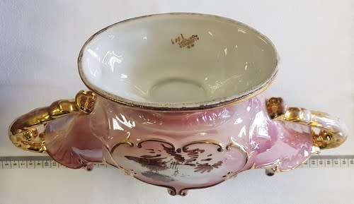 Flower pot made in Portugal, one pin broken, otherwise in good condition, as per photo