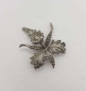 Silver marcasite brooch 10.2g - as per photo
