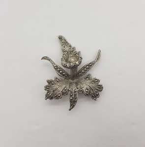 Silver marcasite brooch 10.2g - as per photo