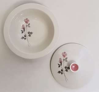 Royal Doulton  large `pillar rose` bowl with lid as per photo