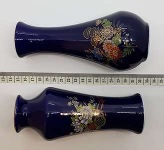 Pair of blue porcelain flower pots height - 16cm - as per photo