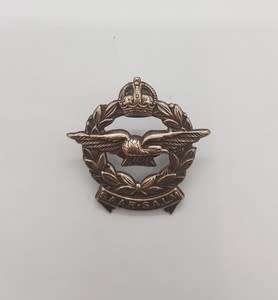 Lot of 3 Different Coloured WWII SA Airforce Cap Badges as per photo