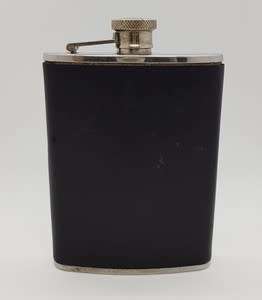 Stainless steel 6oz hip flask - broken piece at the lid -  CRAZY R1 start