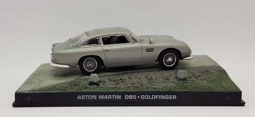 Aston Martin DB5 - Goldfinger model car  - casing cracked, broken mirror and missing light