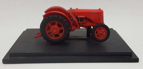 David Brown Cropmaster - 1949 Model Tractor  - broken seat, exhaust and dome - as per photo