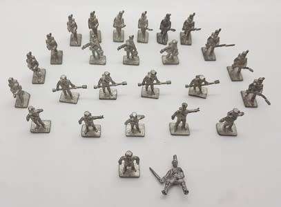 Lot of 26 lead soldiers, unpainted - as per photo