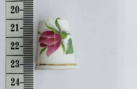 Kildsware flower pattern thimble - as per photo