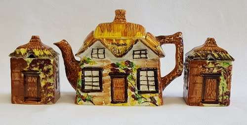 Cottage Tea pot and 2 sugar bowls - as per photo