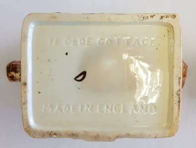 Cottage Tea pot and 2 sugar bowls - as per photo