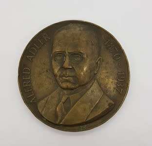 Alfred Adler 1870 - 1937 Pathfinders in Psychiatry medallion - as per scan