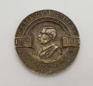 Karl Landsteiner 1868 - 1943 Discoverer of blood groups medallion - as per scan