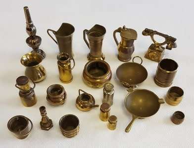 Lot of 22 Nik Nak pieces - as per photo
