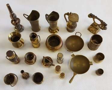 Lot of 22 Nik Nak pieces - as per photo