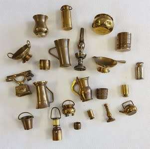 Lot of 22 Nik Nak pieces - as per photo