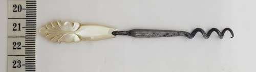 Handbag corkscrew with Mother of Pearl handle - handle chipped - as per photo