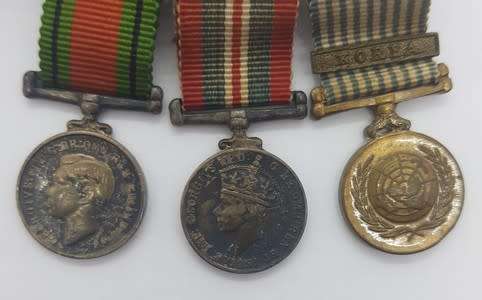 Set of WWII miniature medals - as per photo