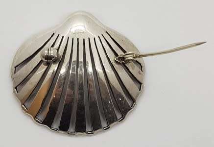 Beautiful vintage Sterling Silver marcasite brooch and screw on earring set - as per photo