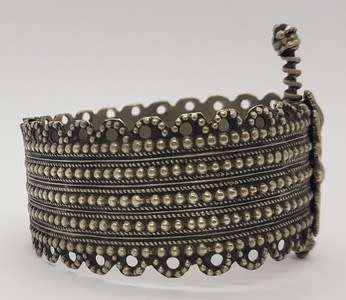 Vintage 90% Silver Cuff Bangle with screw in pin weight 48g as per photo