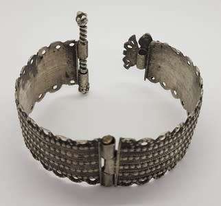 Vintage 90% Silver Cuff Bangle with screw in pin weight 48g as per photo