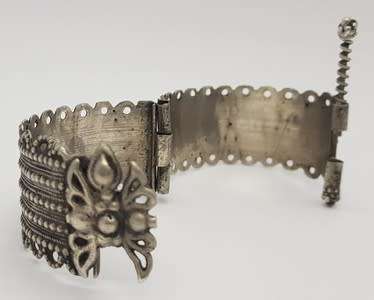 Vintage 90% Silver Cuff Bangle with screw in pin weight 48g as per photo