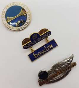 Lot of 10 Bowls badges - as per photo