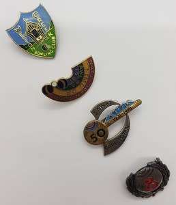 Lot of 10 Bowls badges - as per photo