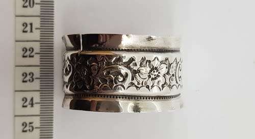 Silver serviette ring - no markings - as per photo
