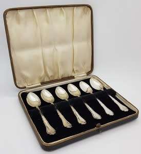Set of 6 Hallmark Silver spoons in box weight 52,7g - as per photo