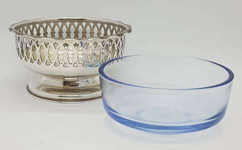Silver plated Lois plate EPNS sweet dish with glass inner as per photo
