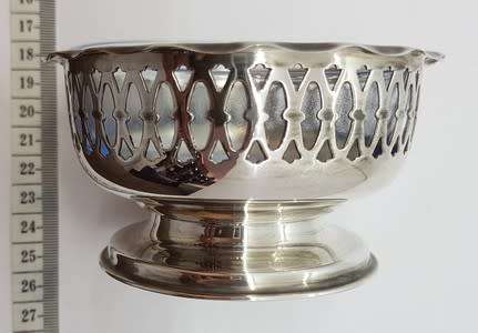 Silver plated Lois plate EPNS sweet dish with glass inner as per photo