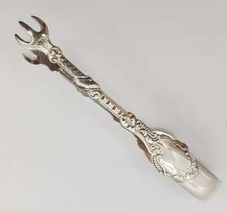 Hallmarked 925 sterling silver sugar tongs weight 16.25g as per photo