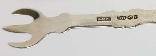 Hallmarked 925 sterling silver sugar tongs weight 16.25g as per photo