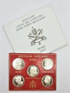 Souvenir Vaticano - Roma 2004 - 5 PC Coin Set in Plastic Folder - 5 POPES - as per photo