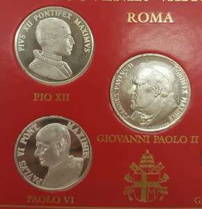 Souvenir Vaticano - Roma 2004 - 5 PC Coin Set in Plastic Folder - 5 POPES - as per photo