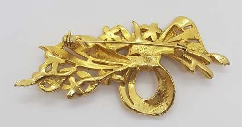 Vintage Costume jewellery Gold colour Brooch - as per photo