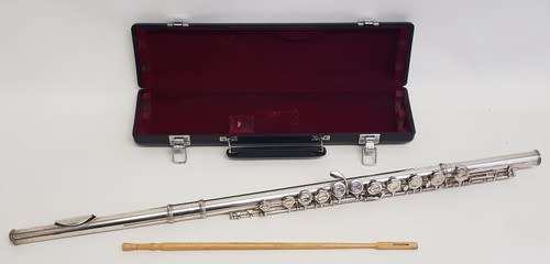 Jupiter Student Flute - JFL511- silver plated excellent condition in original case as per photo