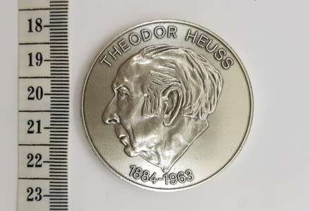 Theodor Heuss Medaille 1884 - 1963 Democratic Party 25 year medallion