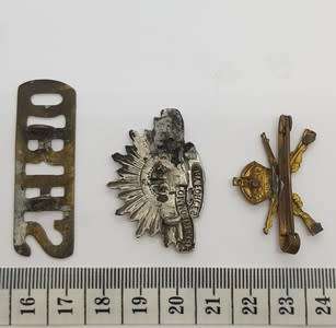 Lot of 3 British and Australian Badges as per photo