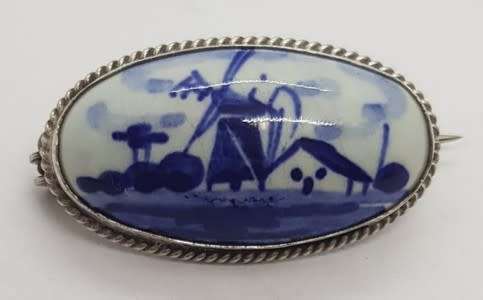 Vintage Dutch Delft Style Brooch - as per photo
