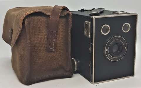 Vintage Kodak Brownie Junior box camera with pouch - as per photo
