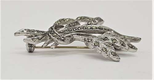 Vintage Costume Jewelry Brooch - as per photo