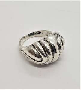 925 Sterling Silver Ring weight 7.9g size K as per photo