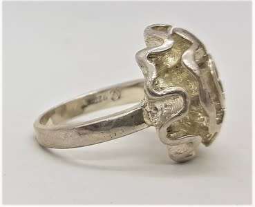 925 Sterling Silver Necklace with Pendant and Matching Ring weight 15,4g Ring Size P as per photo